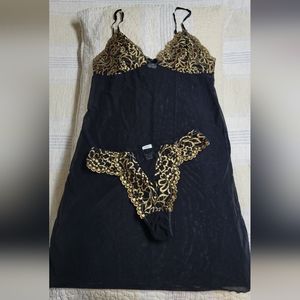 NWOT BABYDOLL AND THONG SET M